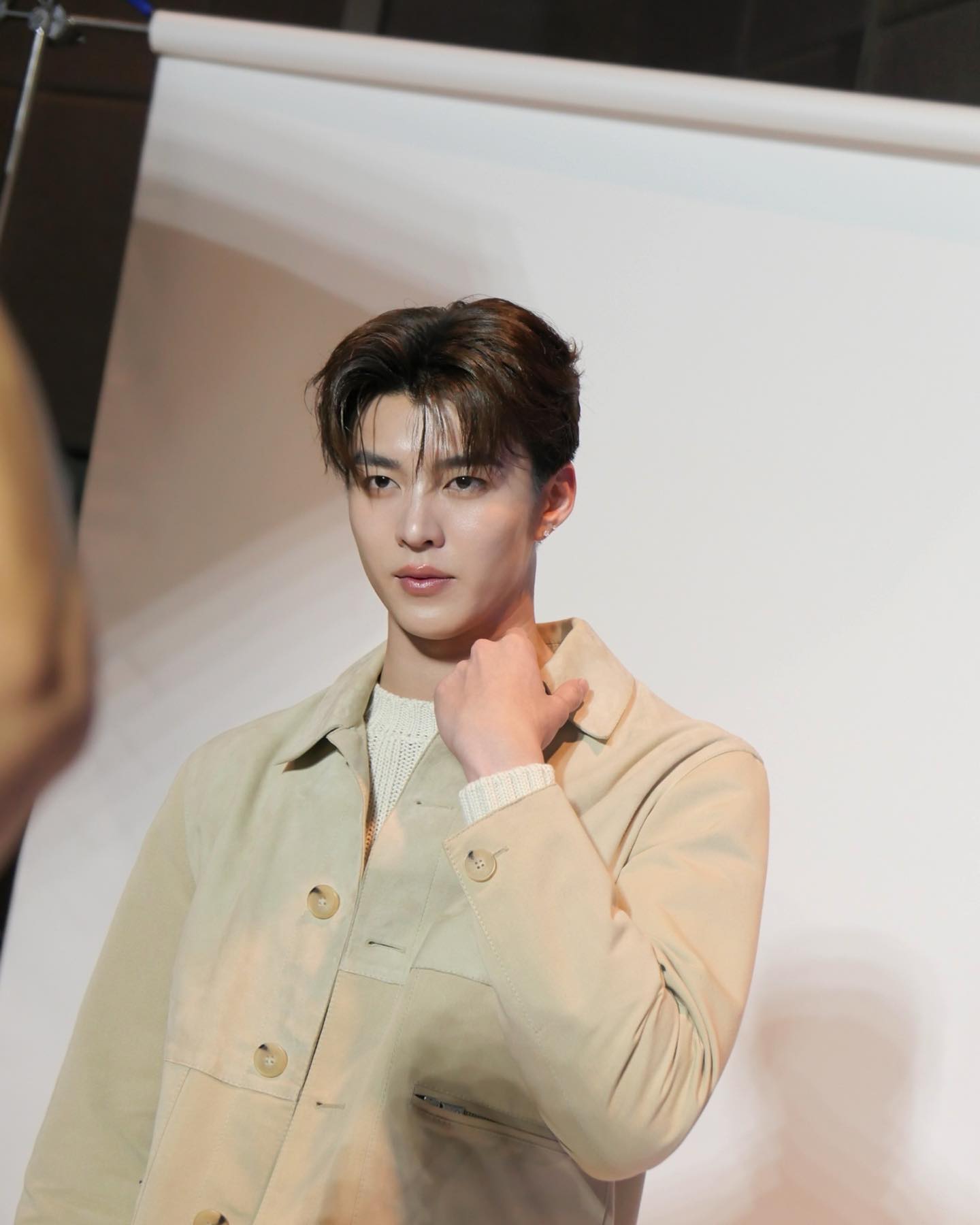 มีน - นิชคุณ ขจรบริรักษ์