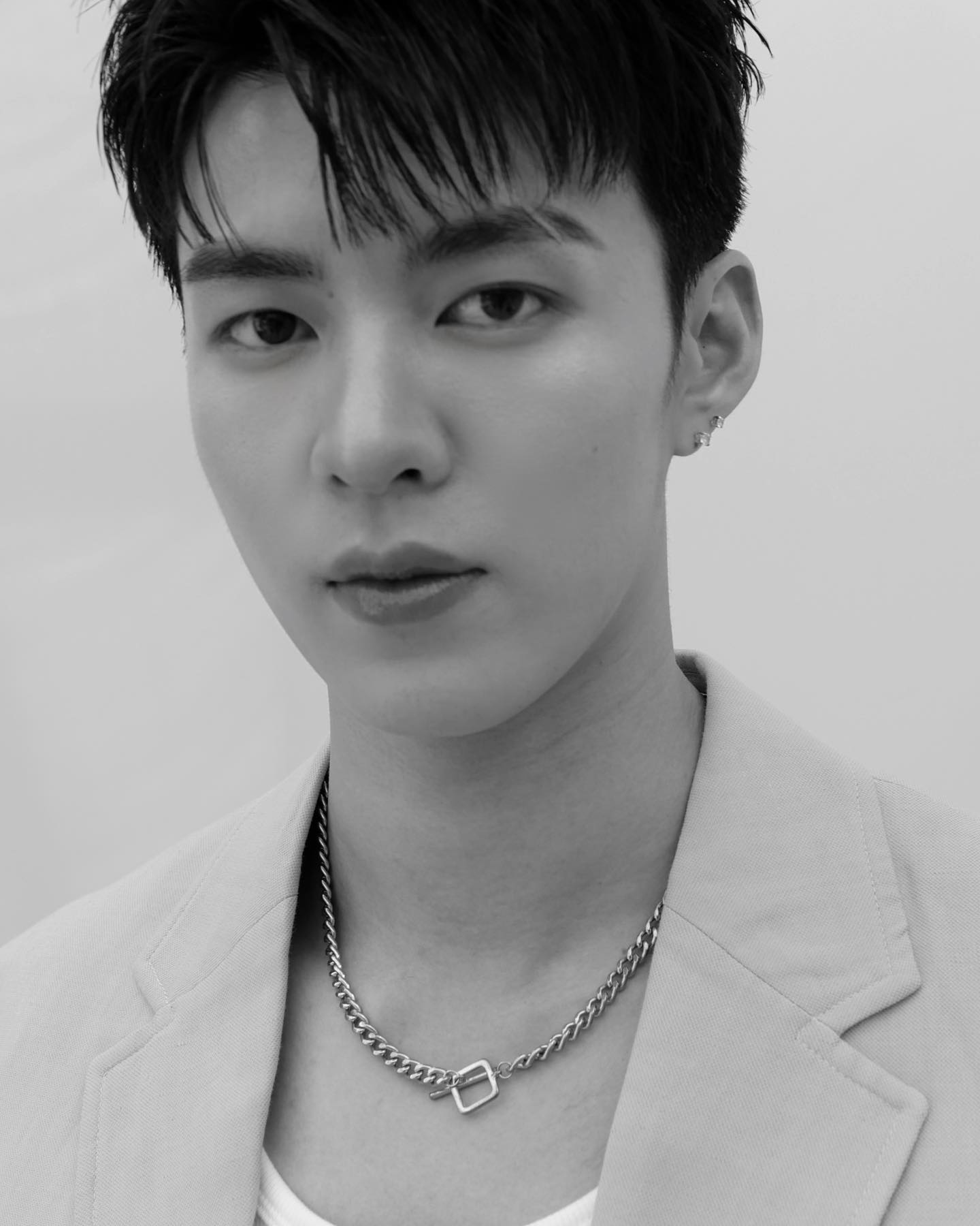 มีน - นิชคุณ ขจรบริรักษ์
