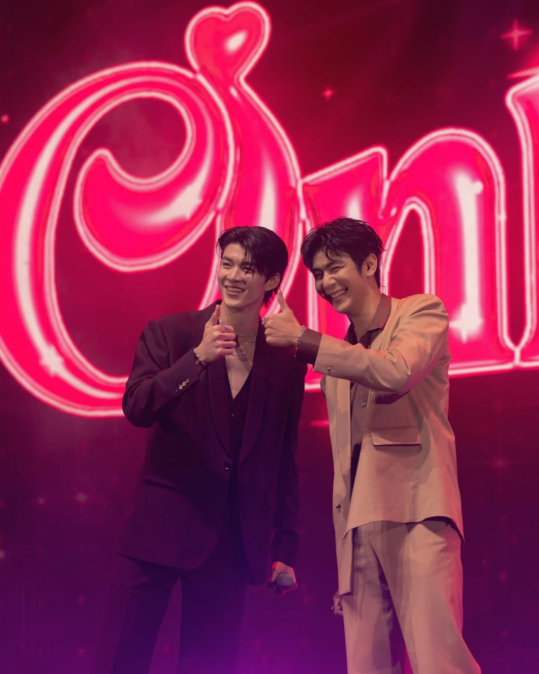 มีน - นิชคุณ ขจรบริรักษ์