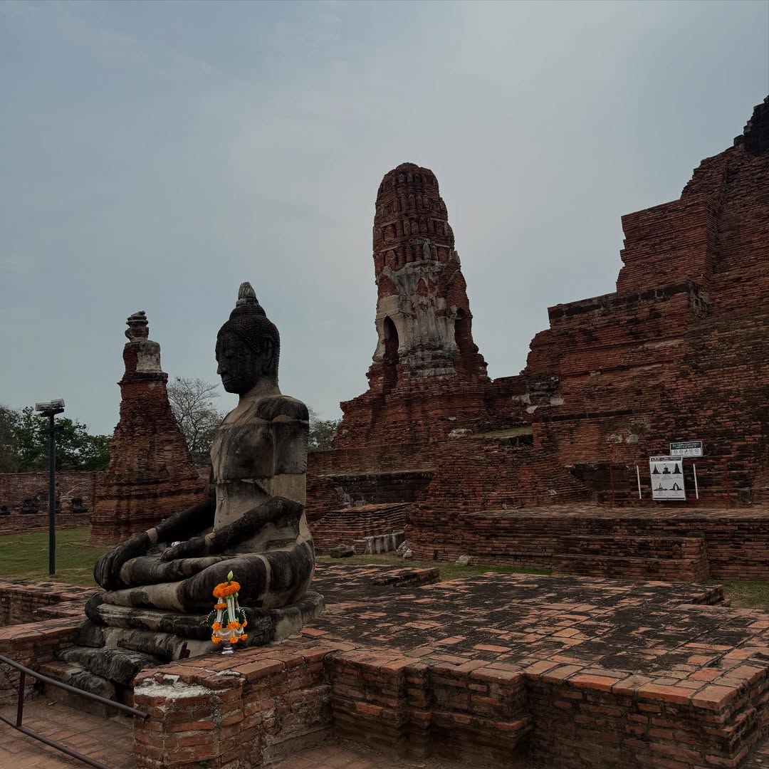 มีน - นิชคุณ ขจรบริรักษ์