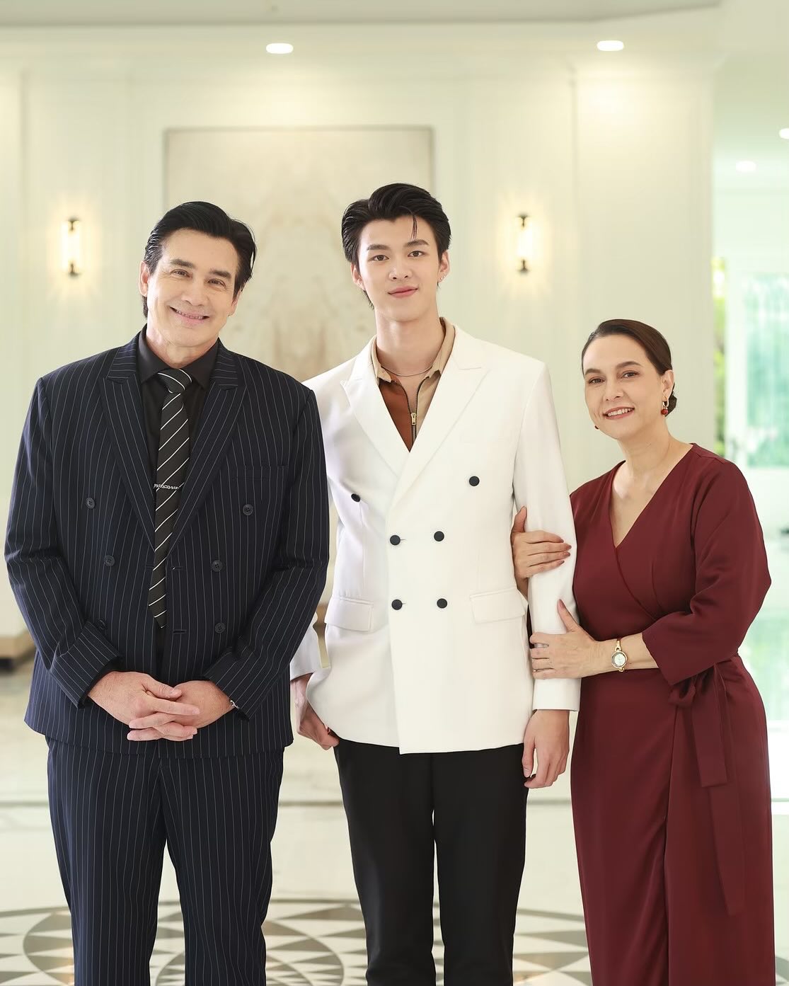 มีน - นิชคุณ ขจรบริรักษ์