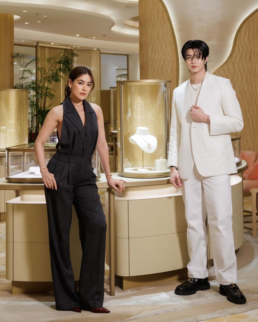 มีน - นิชคุณ ขจรบริรักษ์