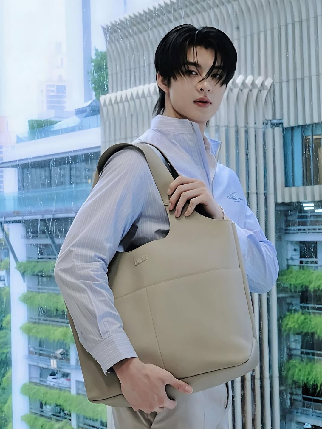 มีน - นิชคุณ ขจรบริรักษ์