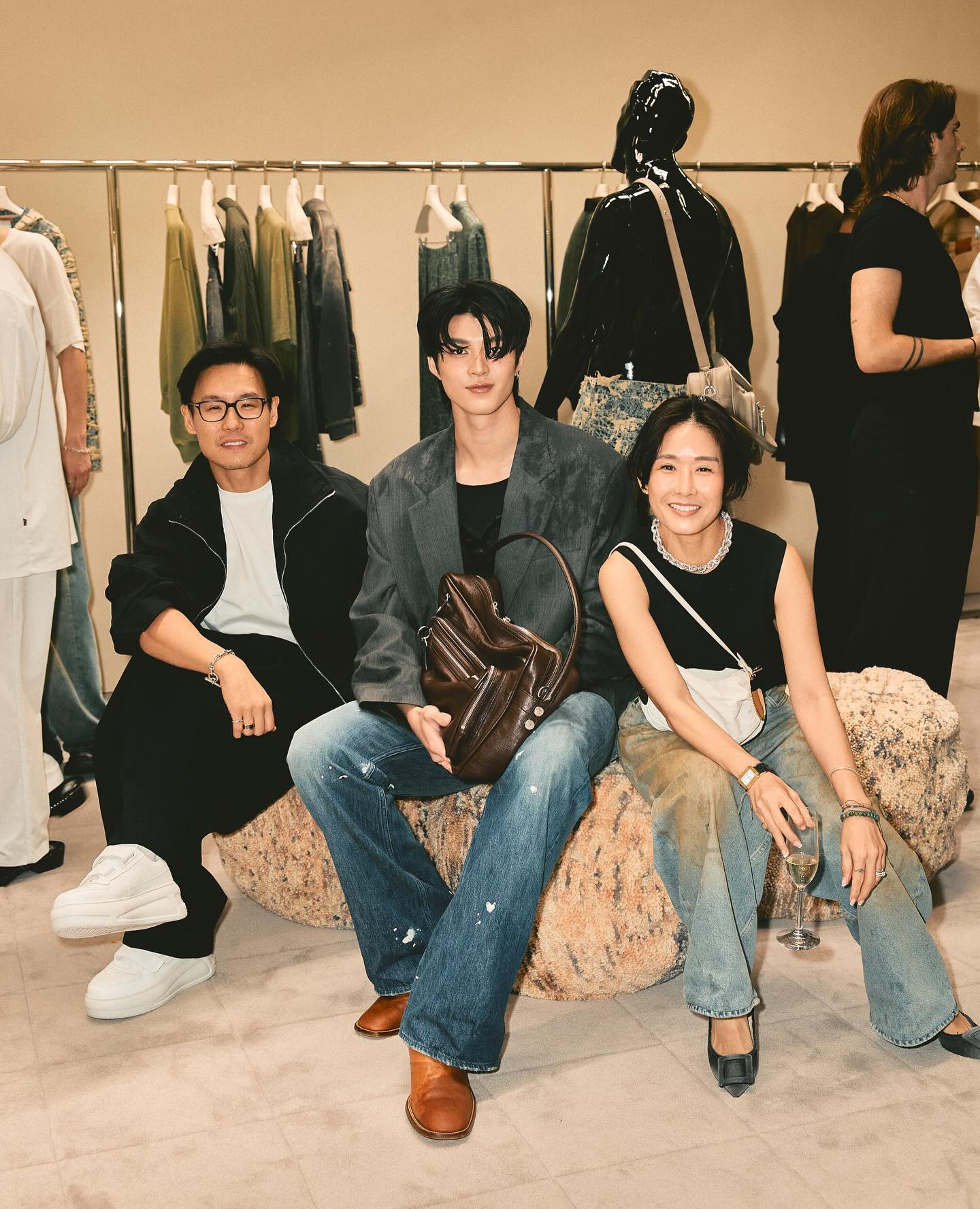 มีน - นิชคุณ ขจรบริรักษ์