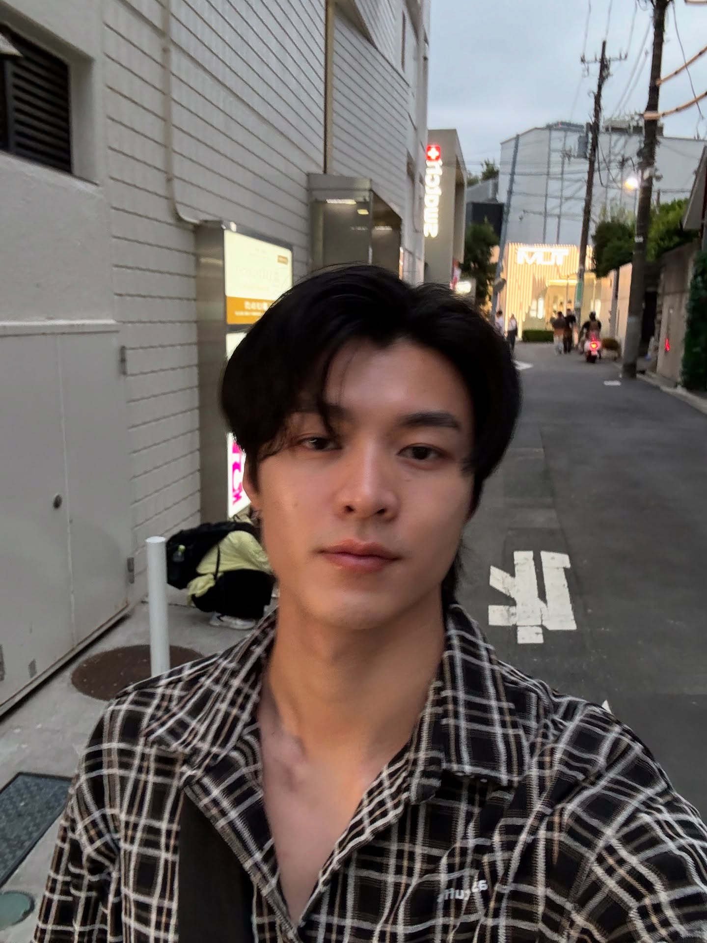 มีน - นิชคุณ ขจรบริรักษ์