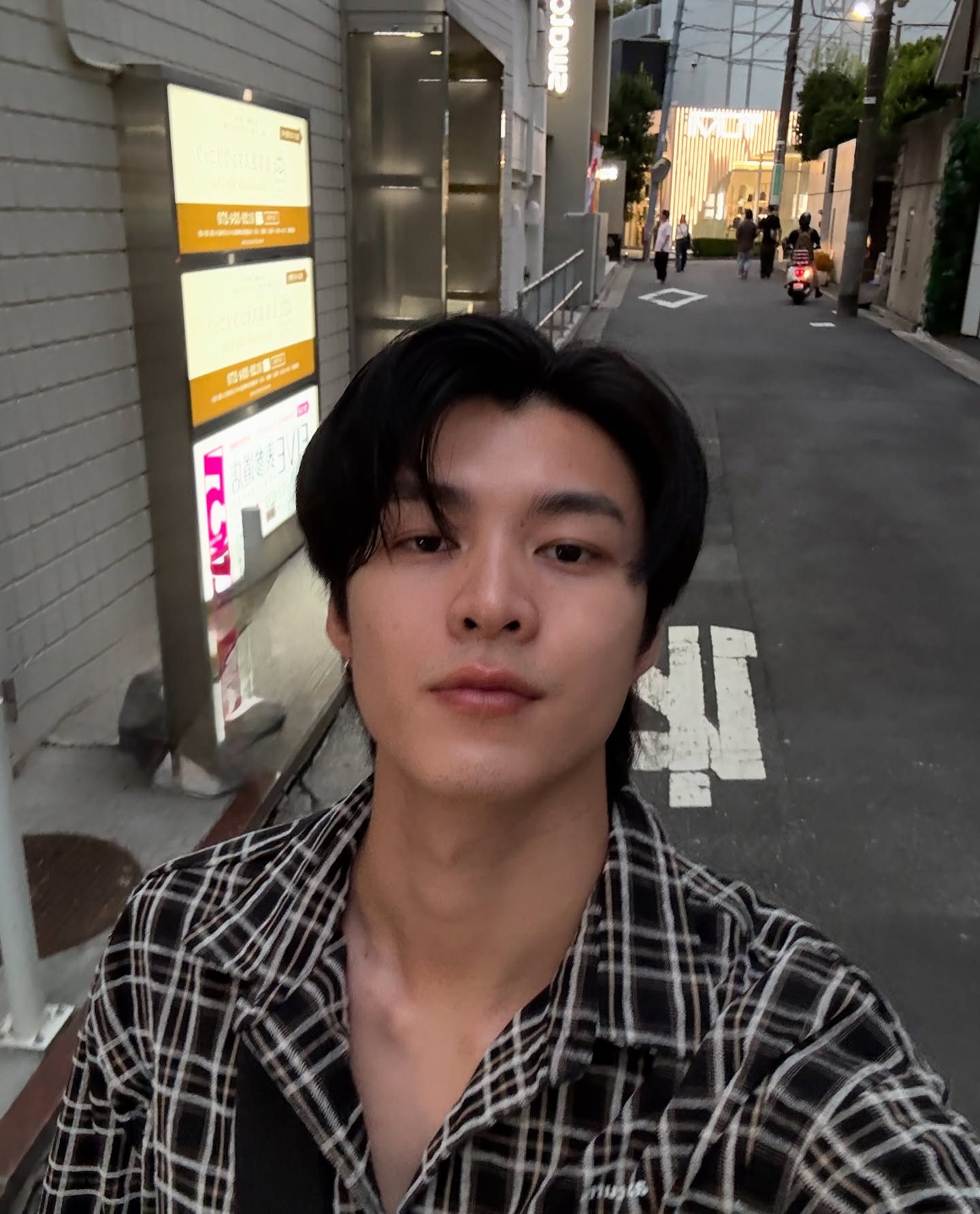 มีน - นิชคุณ ขจรบริรักษ์