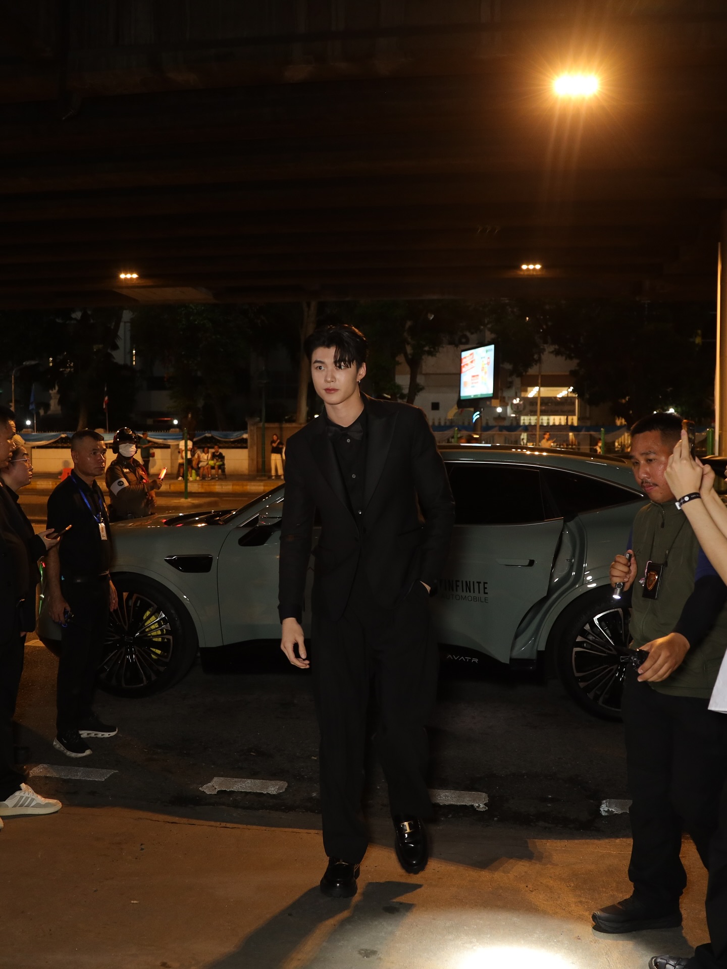 มีน - นิชคุณ ขจรบริรักษ์