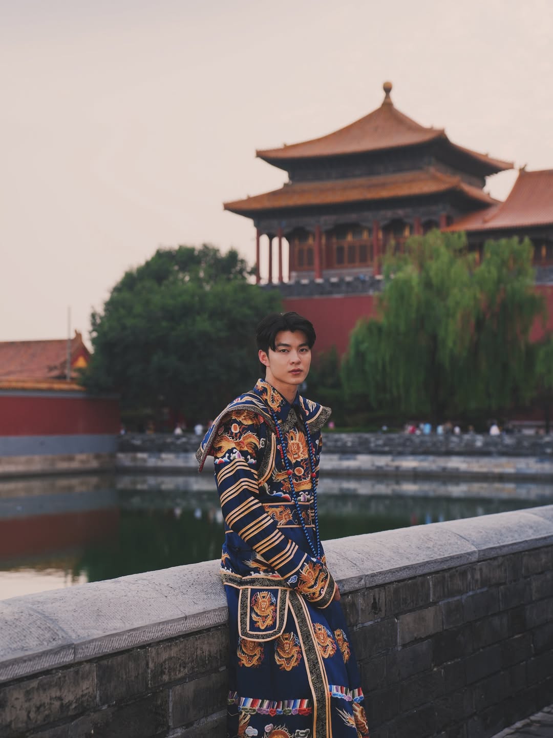 มีน - นิชคุณ ขจรบริรักษ์