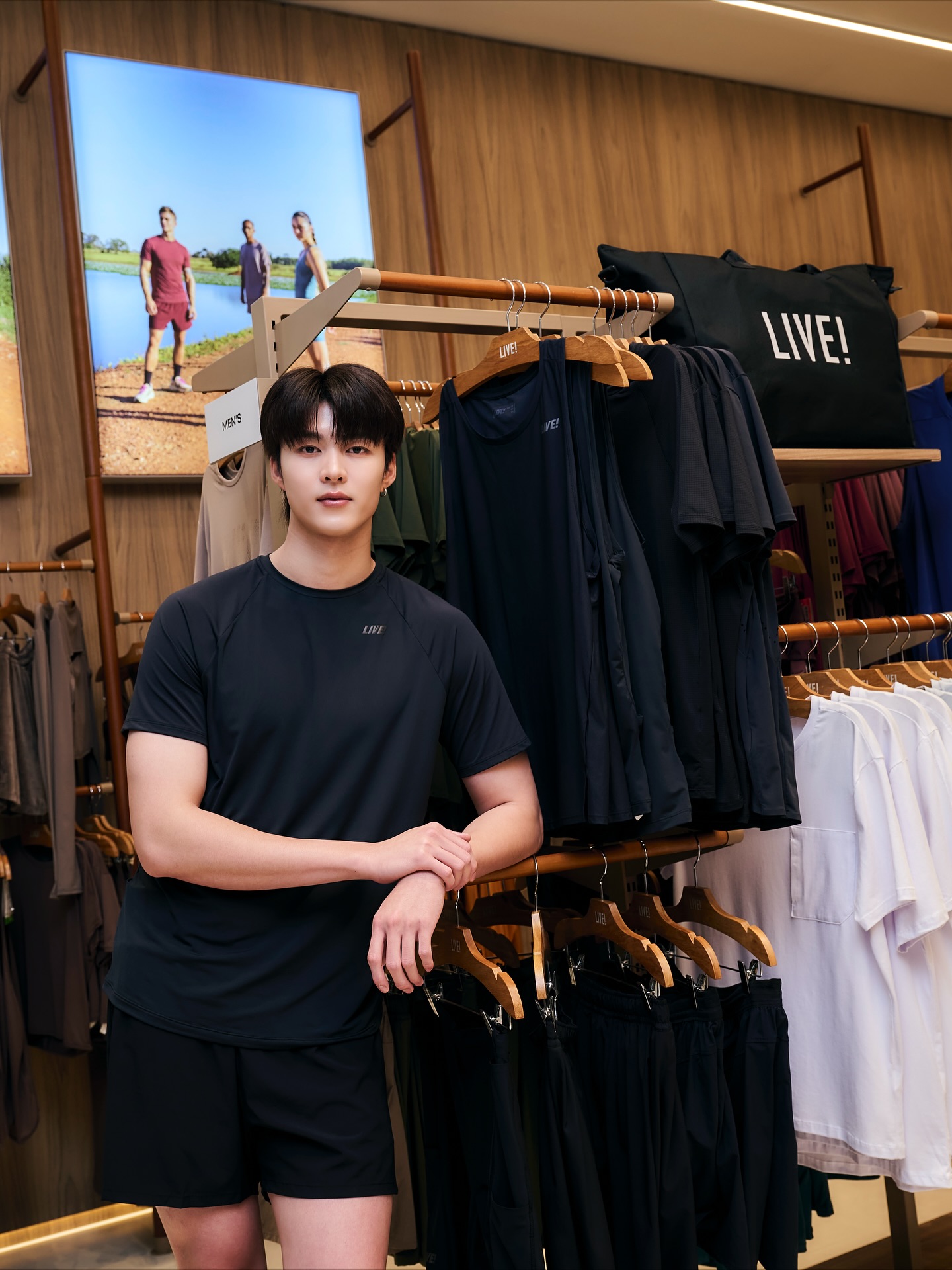 มีน - นิชคุณ ขจรบริรักษ์