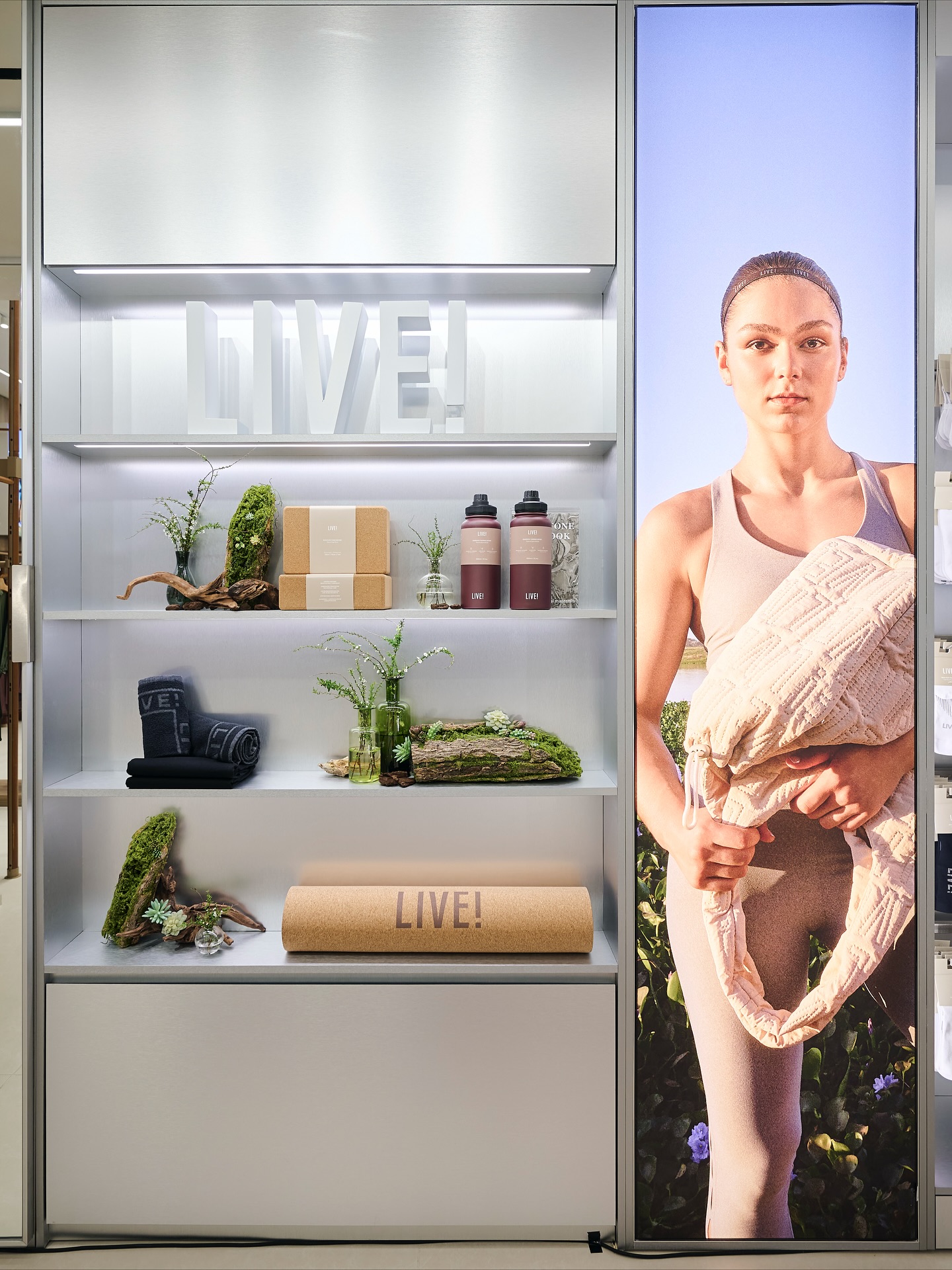 มีน - นิชคุณ ขจรบริรักษ์