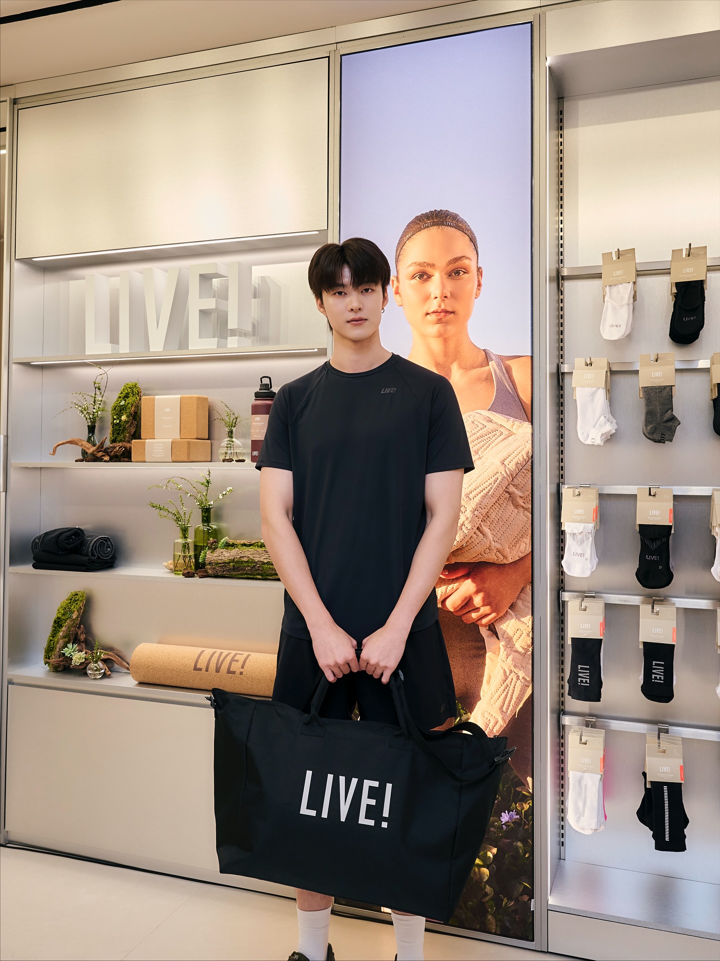 มีน - นิชคุณ ขจรบริรักษ์