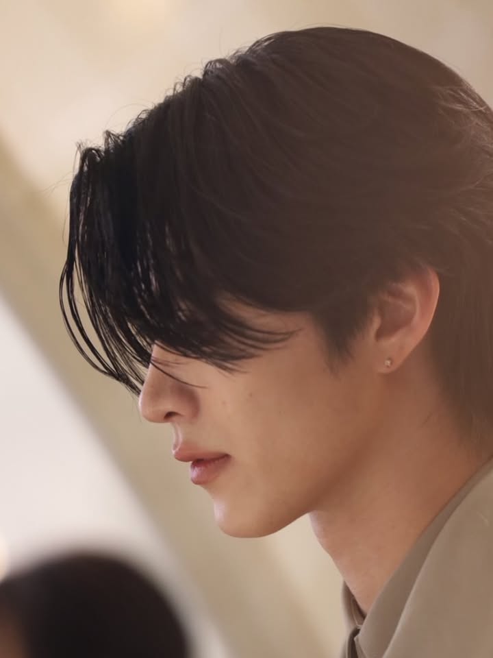 มีน - นิชคุณ ขจรบริรักษ์