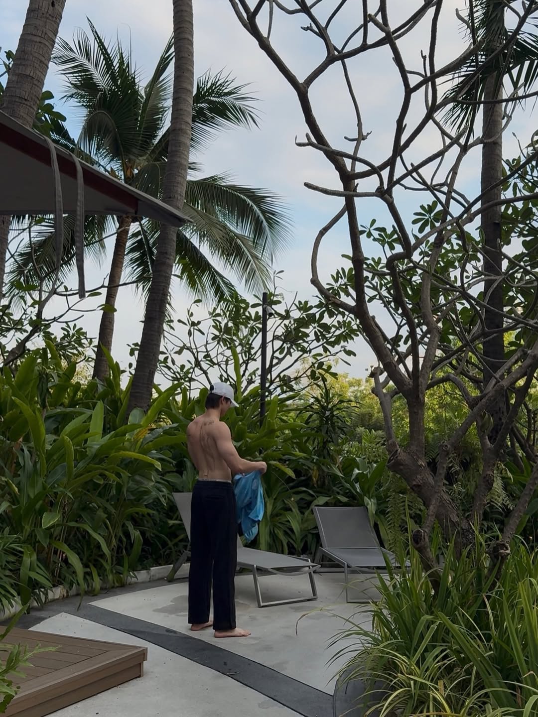 มีน - นิชคุณ ขจรบริรักษ์