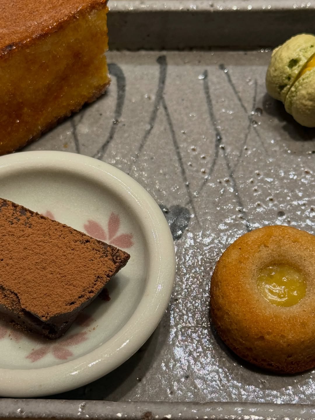 มีน - นิชคุณ ขจรบริรักษ์