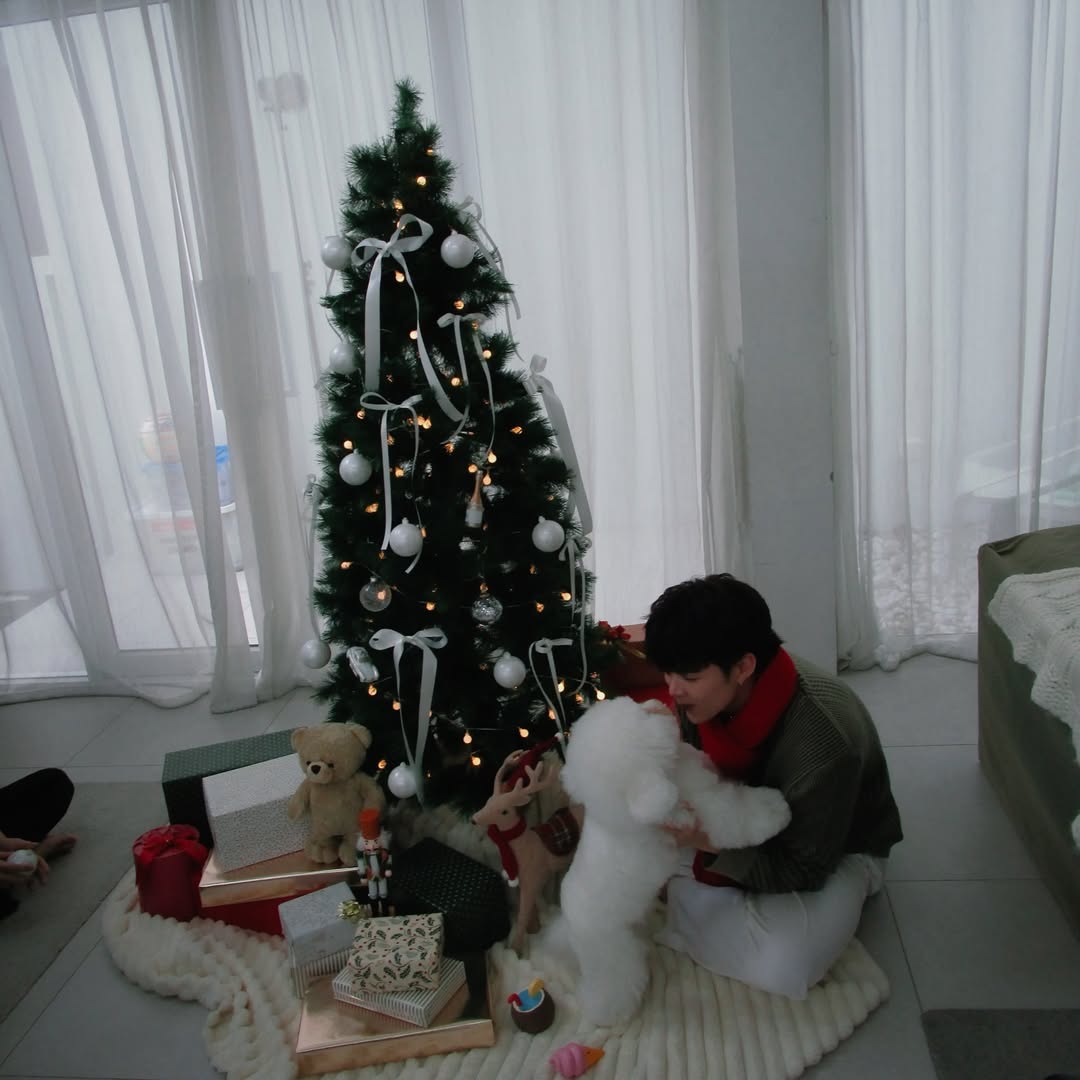 มีน - นิชคุณ ขจรบริรักษ์