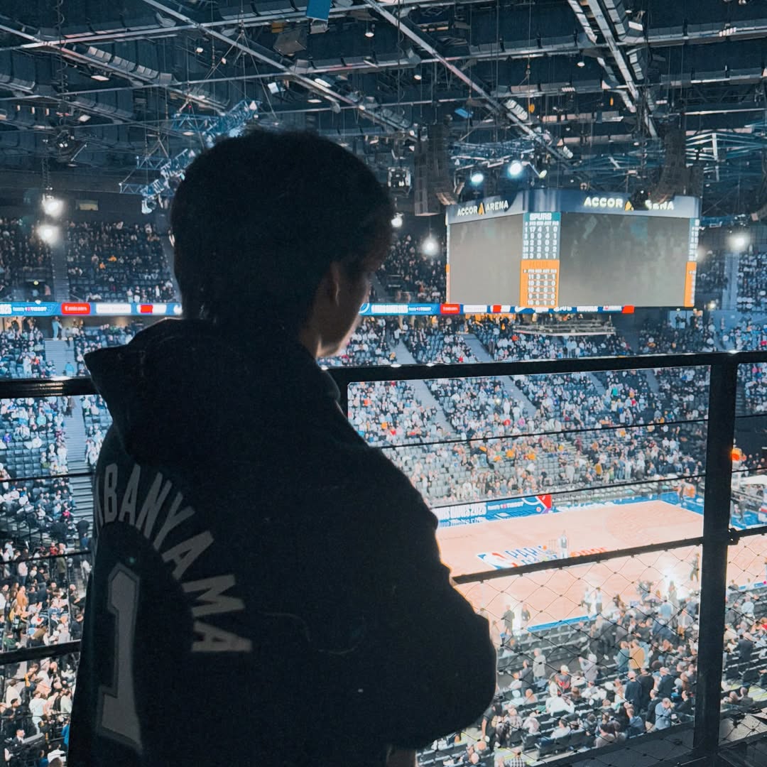 มีน - นิชคุณ ขจรบริรักษ์