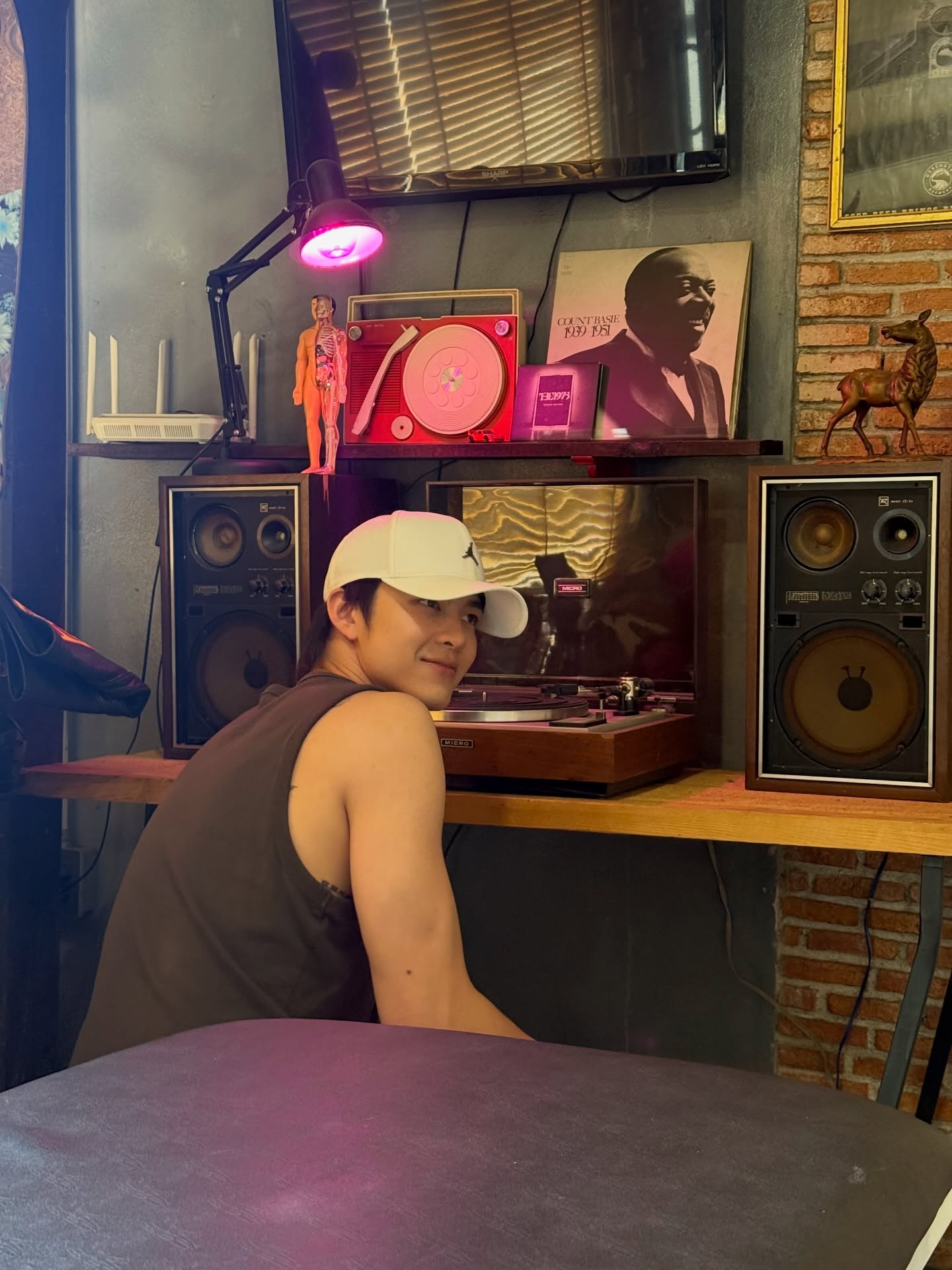 มีน - นิชคุณ ขจรบริรักษ์