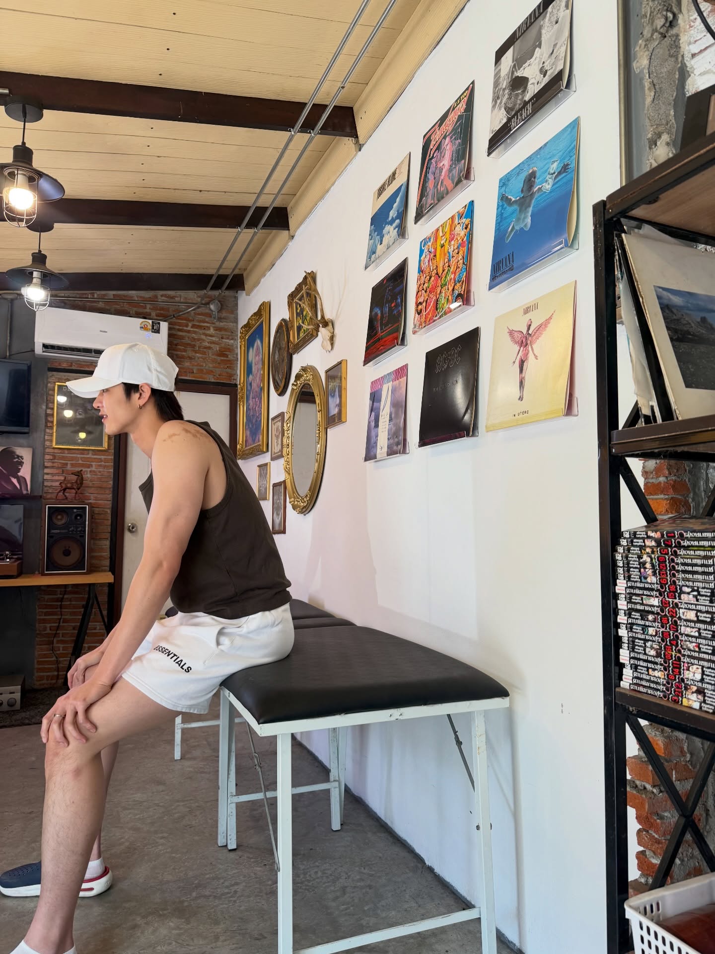 มีน - นิชคุณ ขจรบริรักษ์