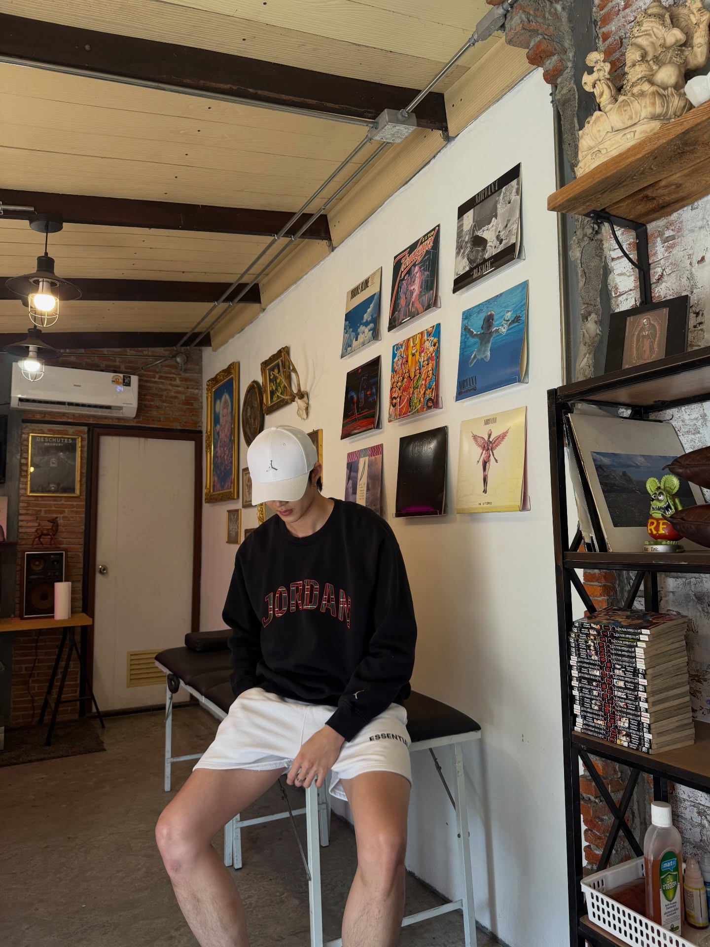 มีน - นิชคุณ ขจรบริรักษ์