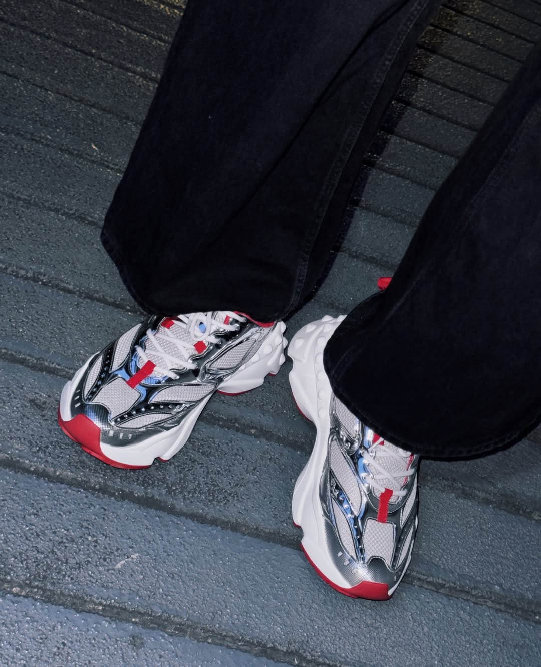 มีน - นิชคุณ ขจรบริรักษ์