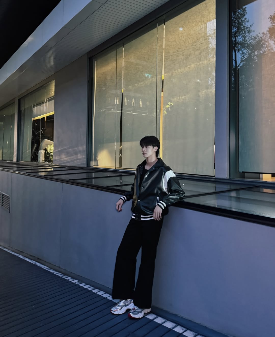 มีน - นิชคุณ ขจรบริรักษ์