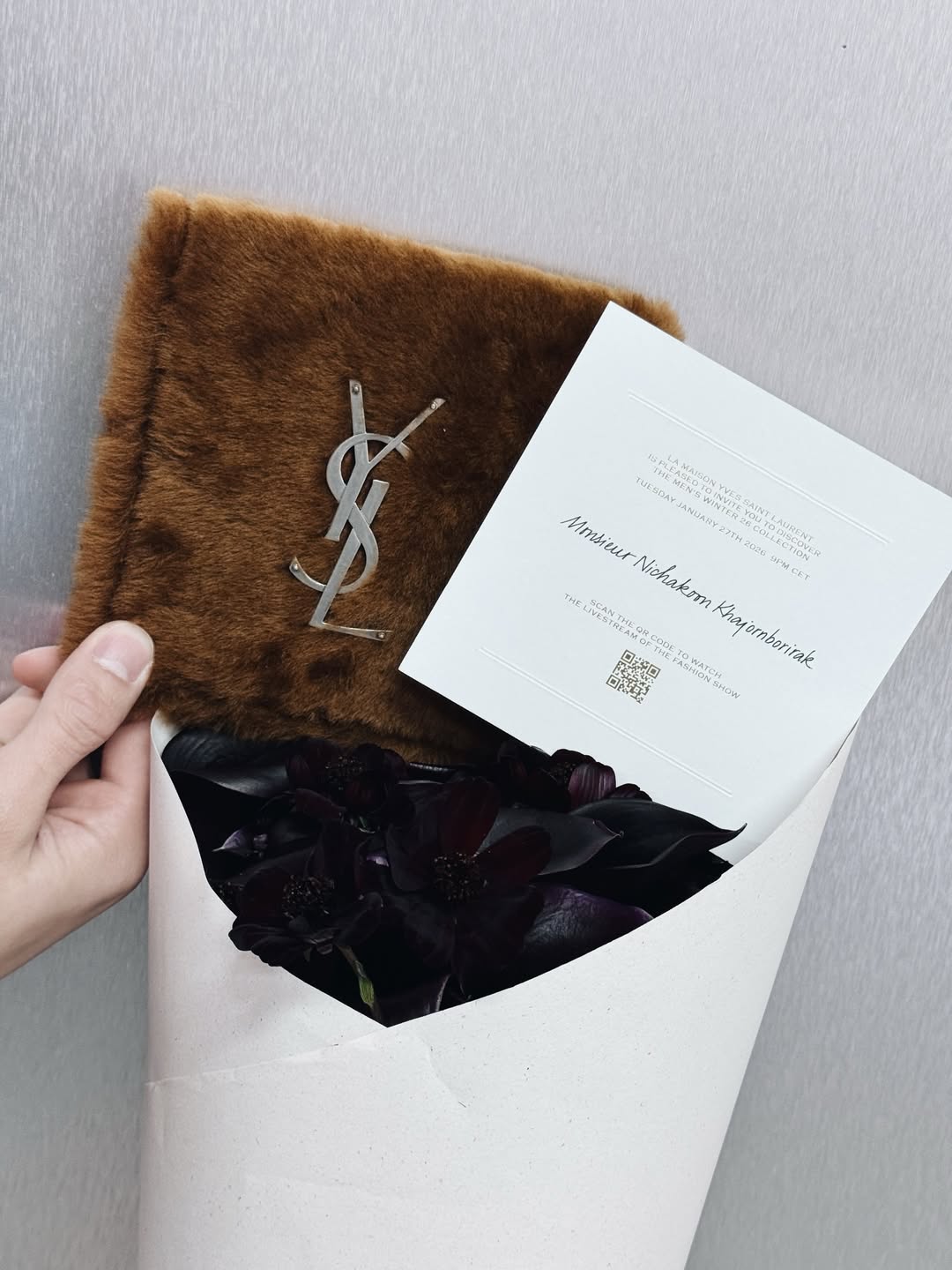 มีน - นิชคุณ ขจรบริรักษ์