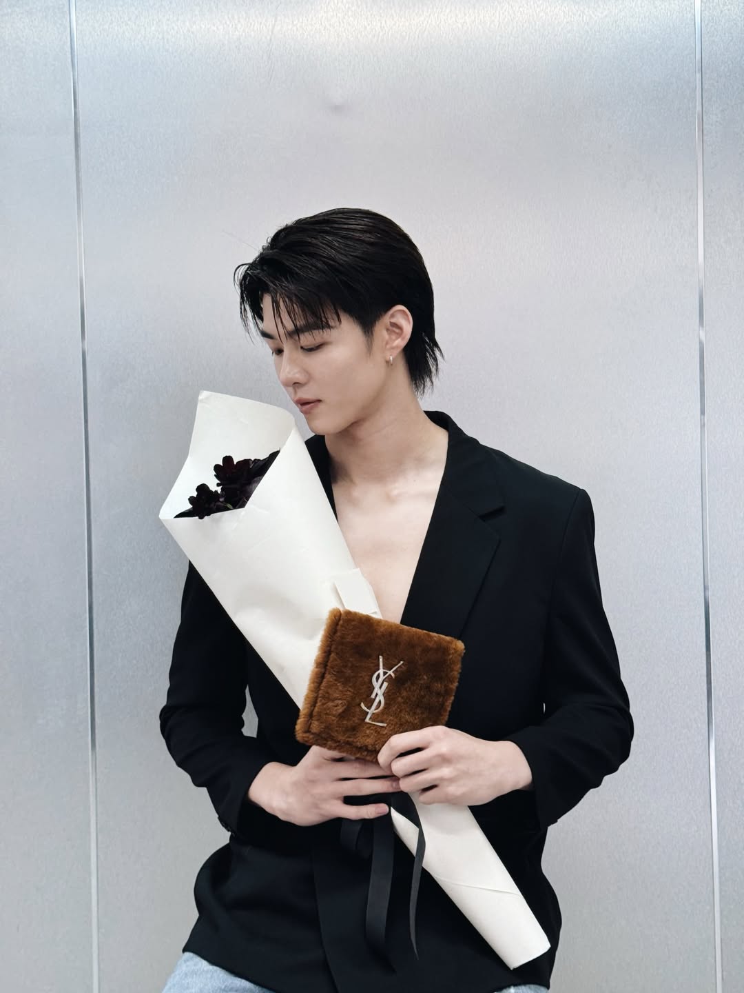 มีน - นิชคุณ ขจรบริรักษ์