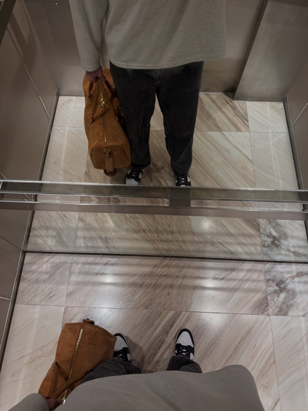 มีน - นิชคุณ ขจรบริรักษ์