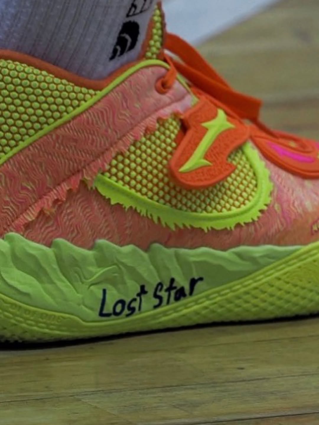 มีน - นิชคุณ ขจรบริรักษ์