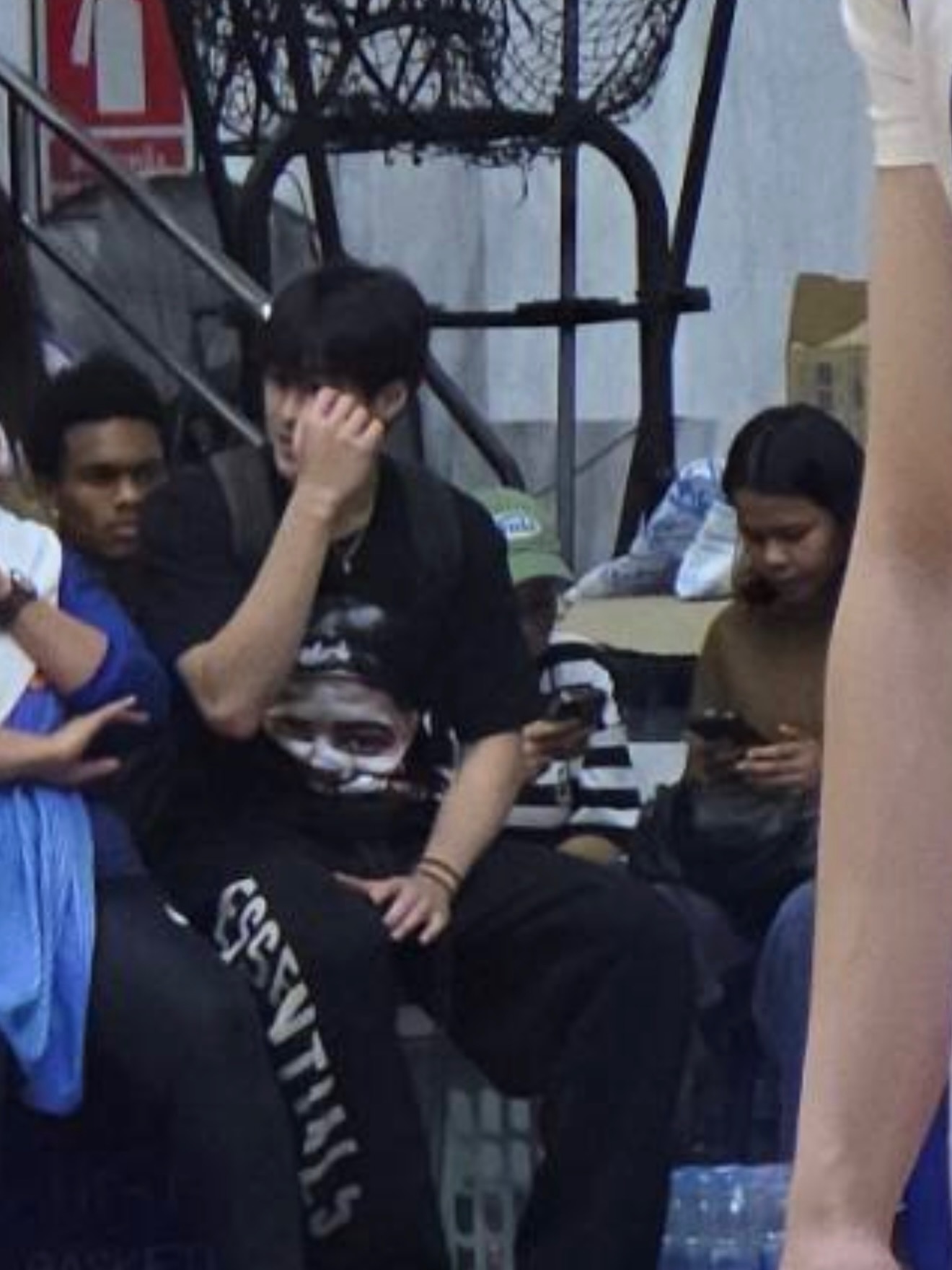 มีน - นิชคุณ ขจรบริรักษ์