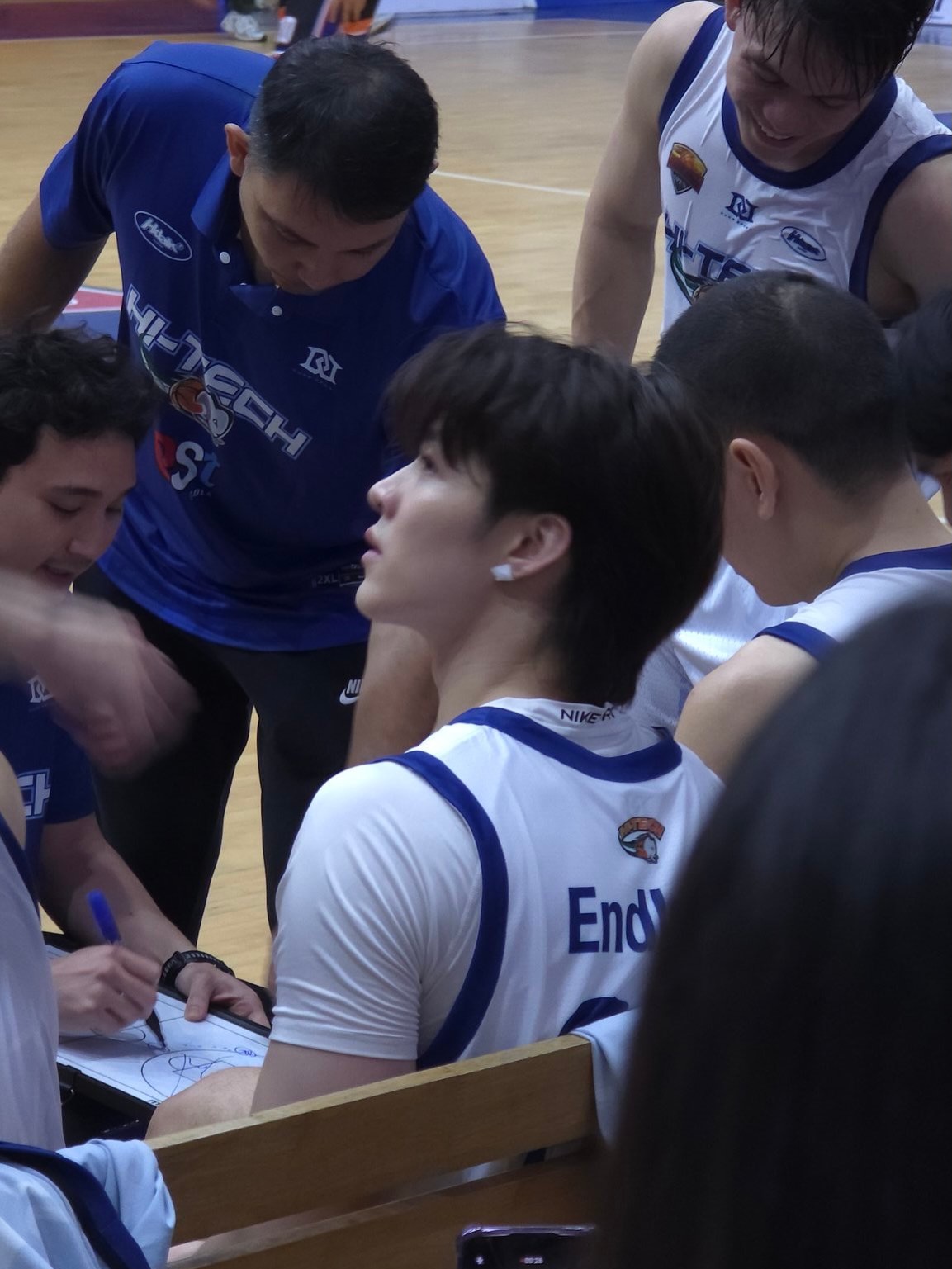 มีน - นิชคุณ ขจรบริรักษ์