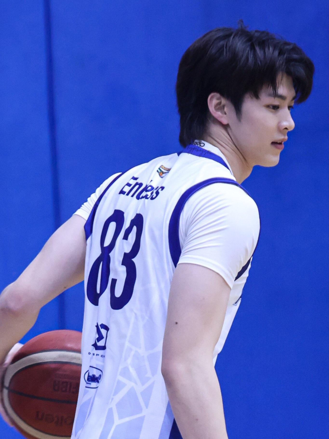 มีน - นิชคุณ ขจรบริรักษ์