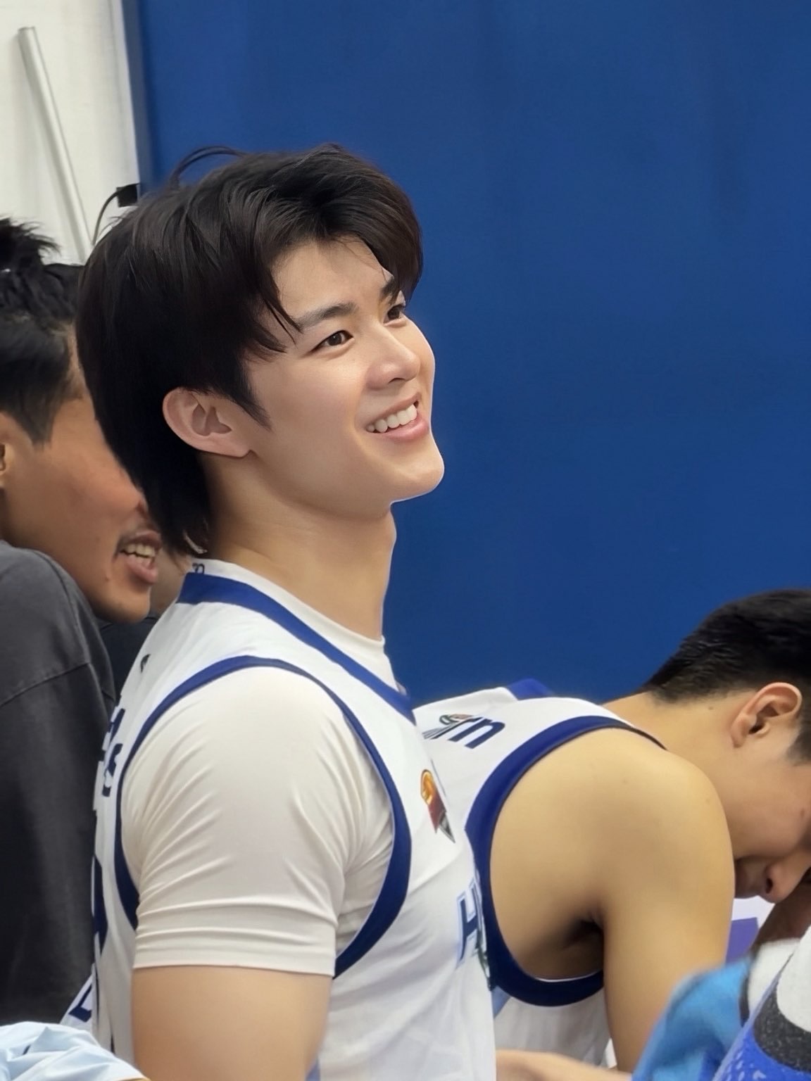 มีน - นิชคุณ ขจรบริรักษ์