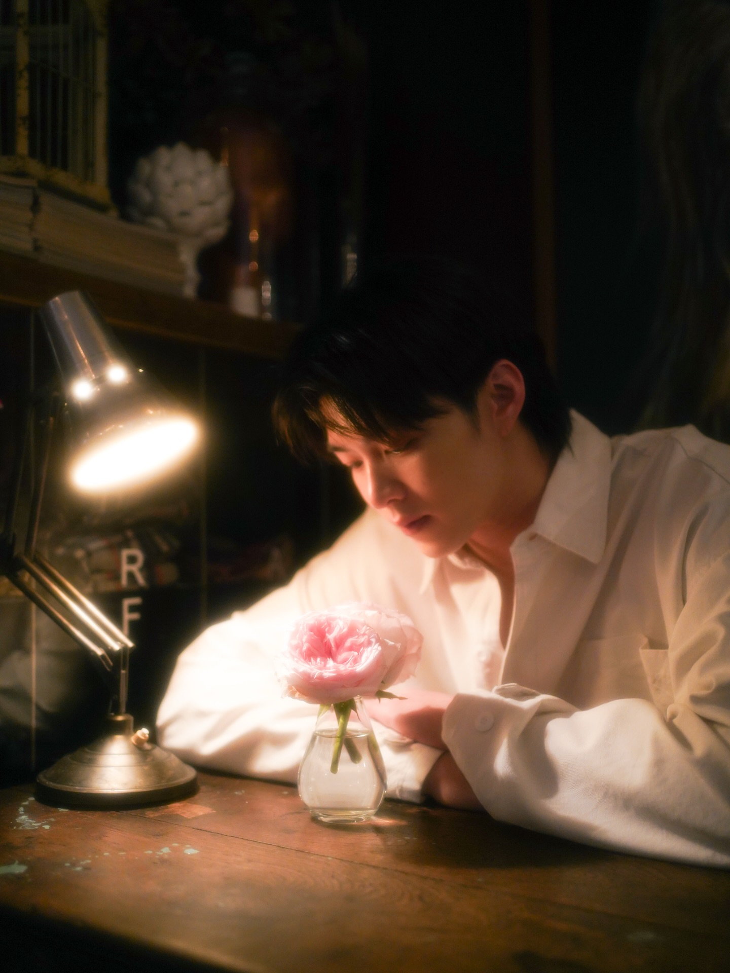 มีน - นิชคุณ ขจรบริรักษ์