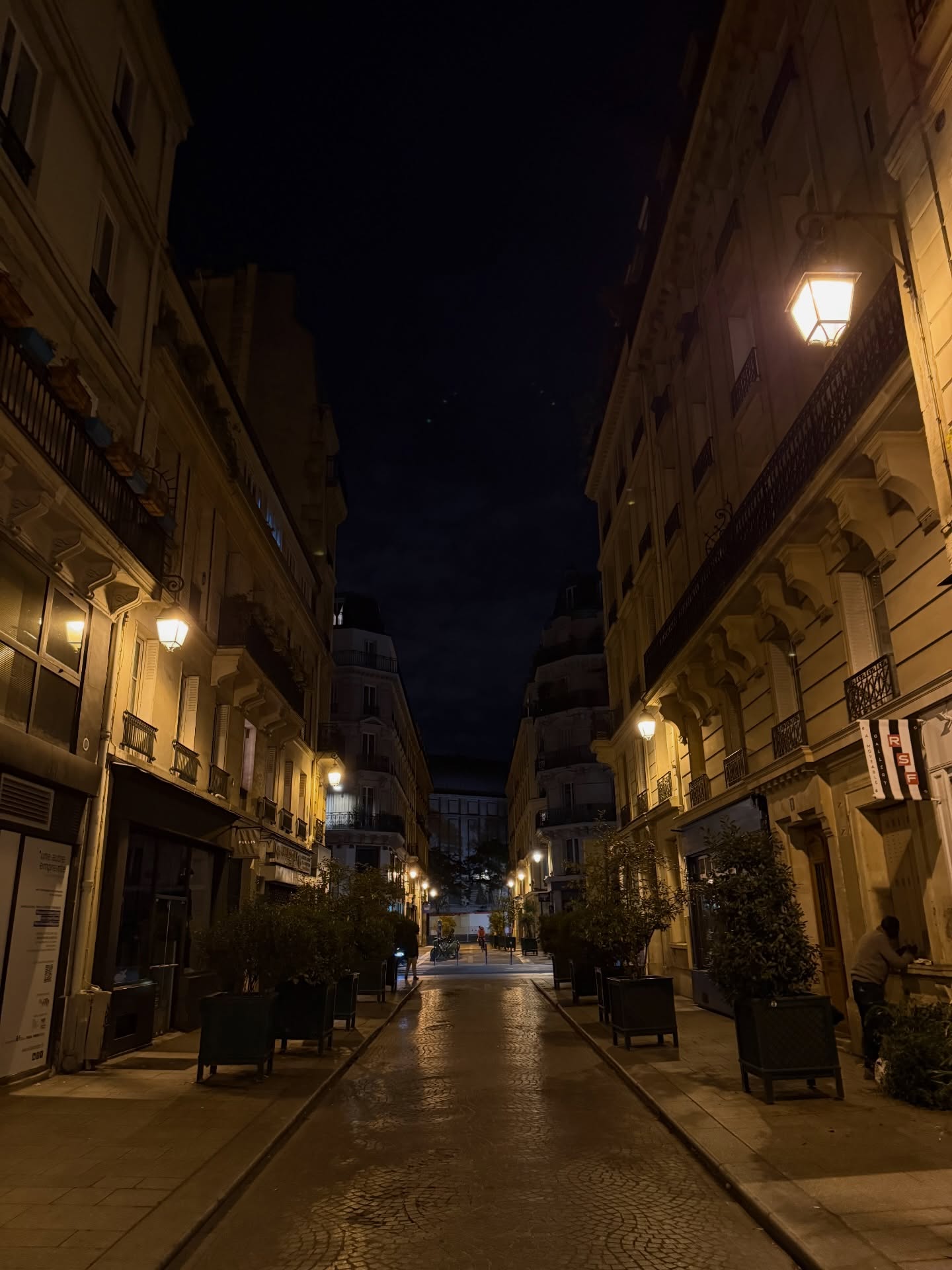 มีน - นิชคุณ ขจรบริรักษ์