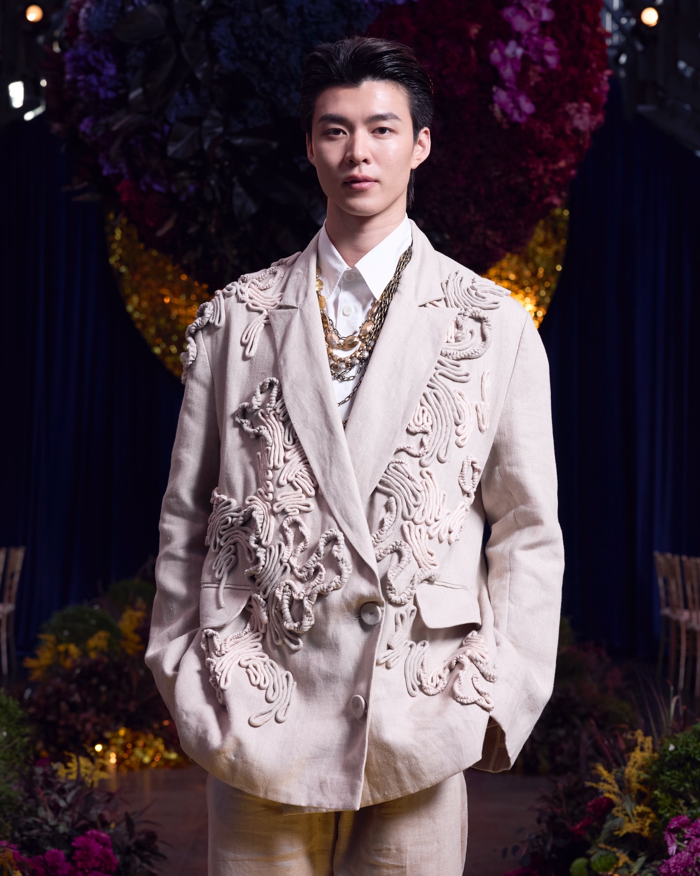 มีน - นิชคุณ ขจรบริรักษ์