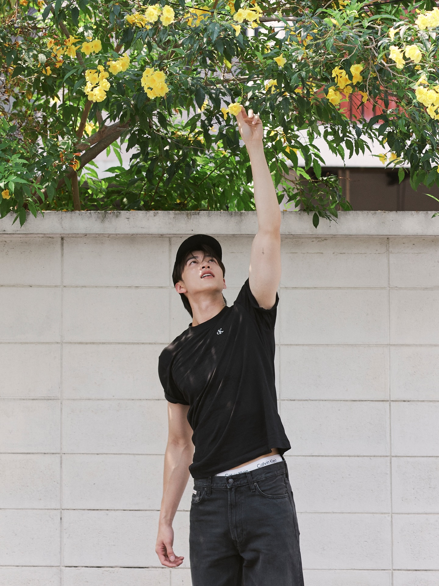 มีน - นิชคุณ ขจรบริรักษ์