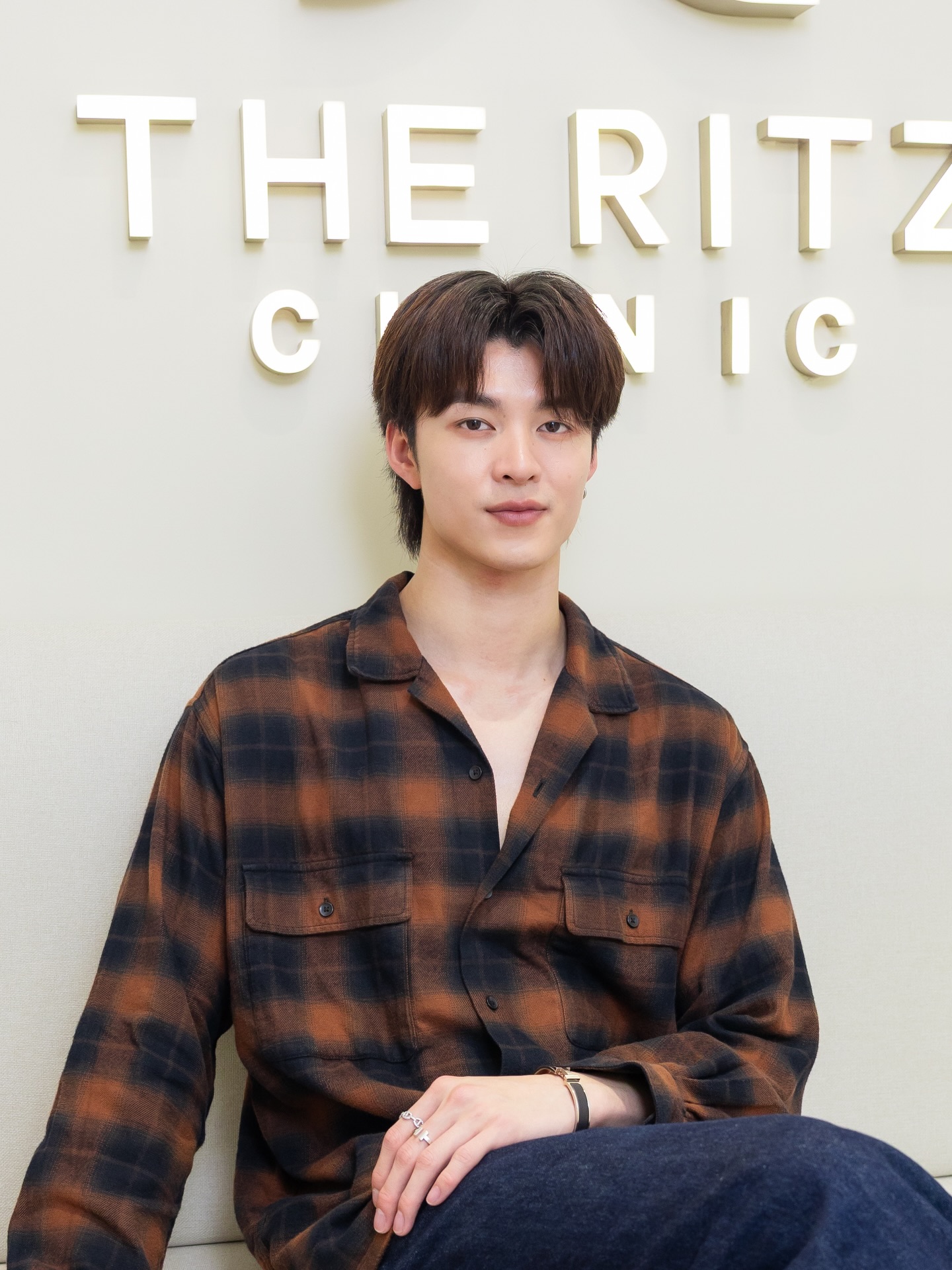 มีน - นิชคุณ ขจรบริรักษ์