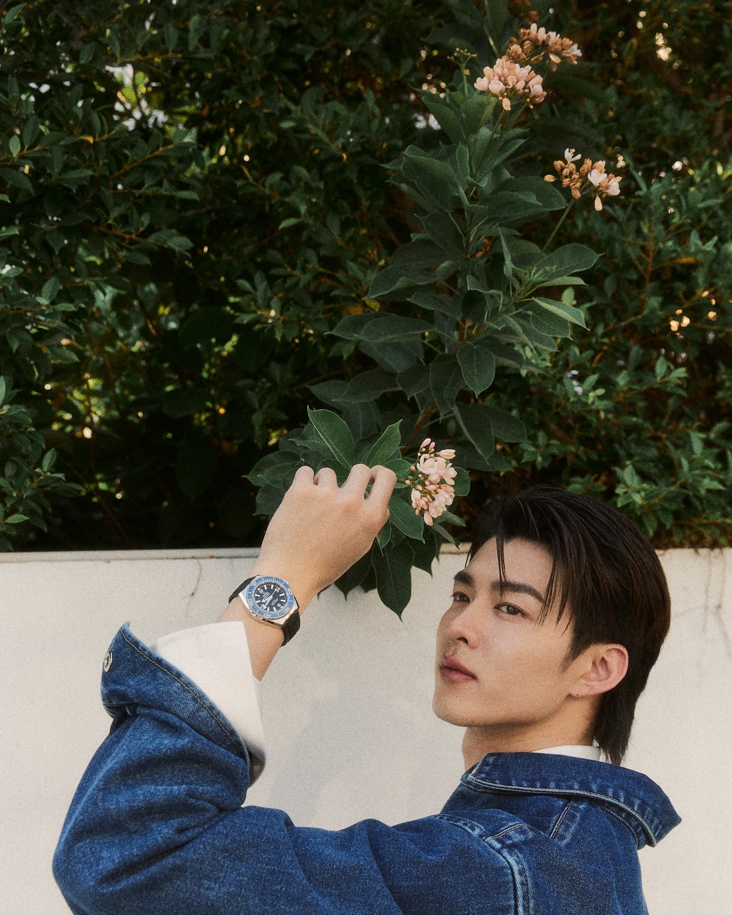 มีน - นิชคุณ ขจรบริรักษ์