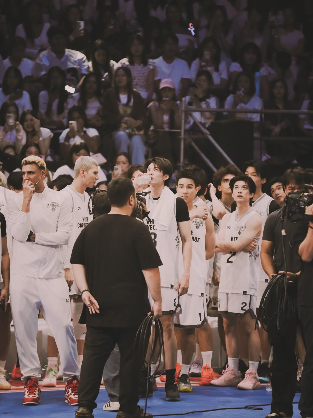 มีน - นิชคุณ ขจรบริรักษ์