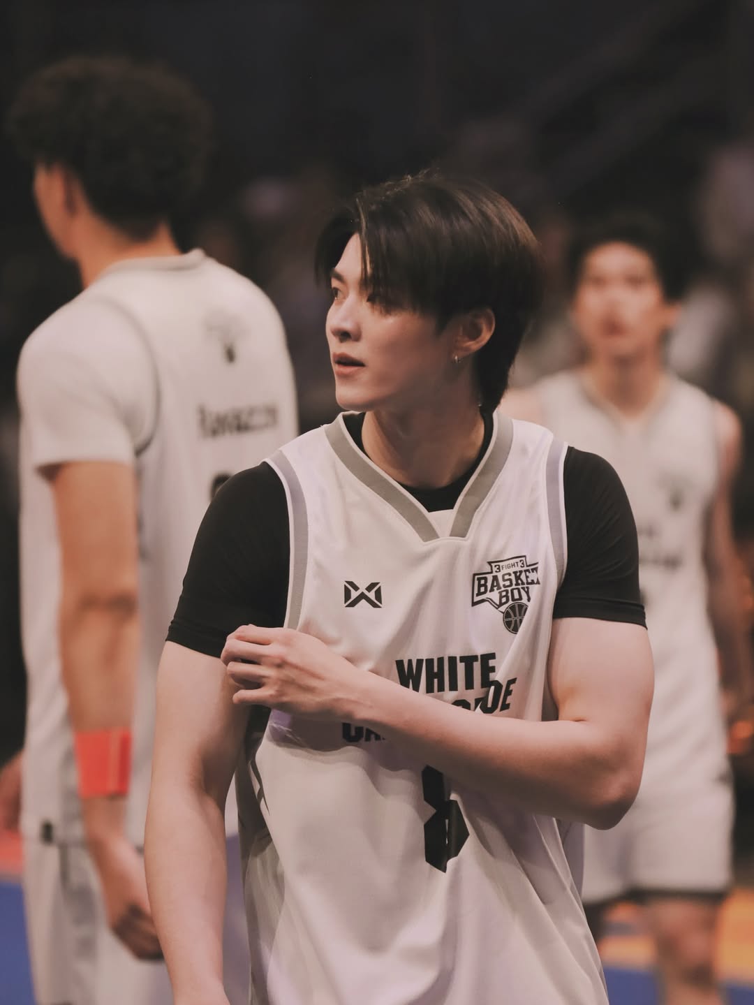 มีน - นิชคุณ ขจรบริรักษ์