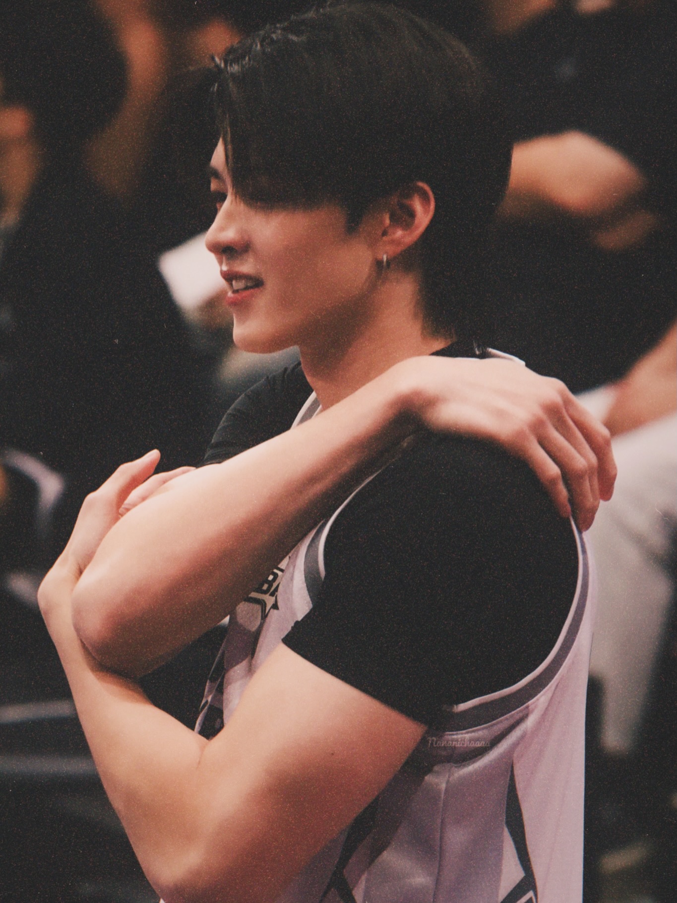 มีน - นิชคุณ ขจรบริรักษ์