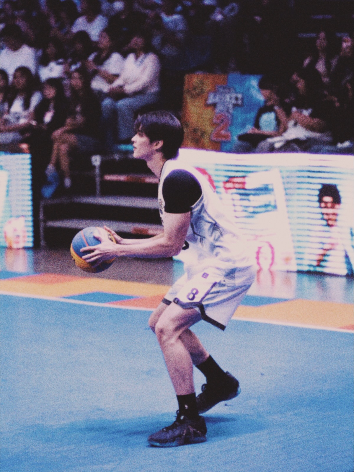 มีน - นิชคุณ ขจรบริรักษ์