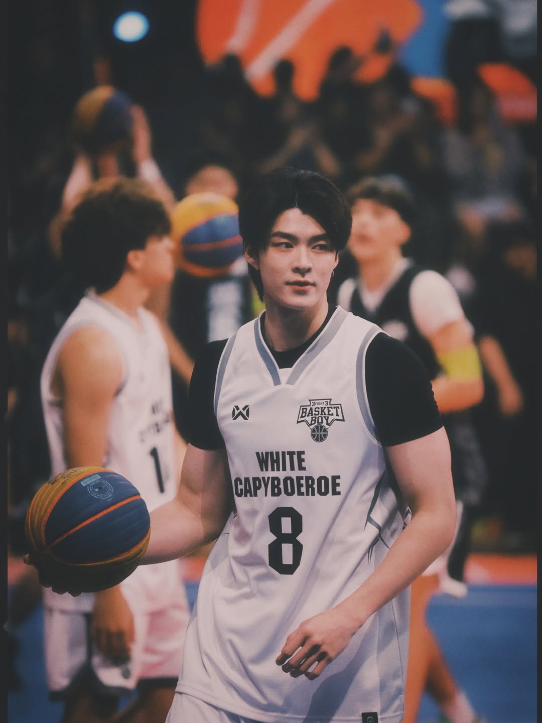 มีน - นิชคุณ ขจรบริรักษ์