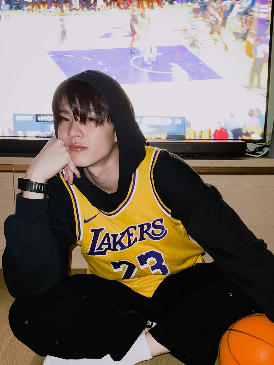 มีน - นิชคุณ ขจรบริรักษ์