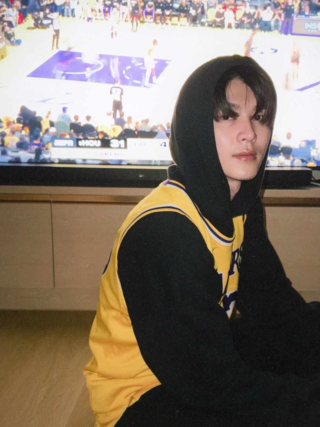 มีน - นิชคุณ ขจรบริรักษ์