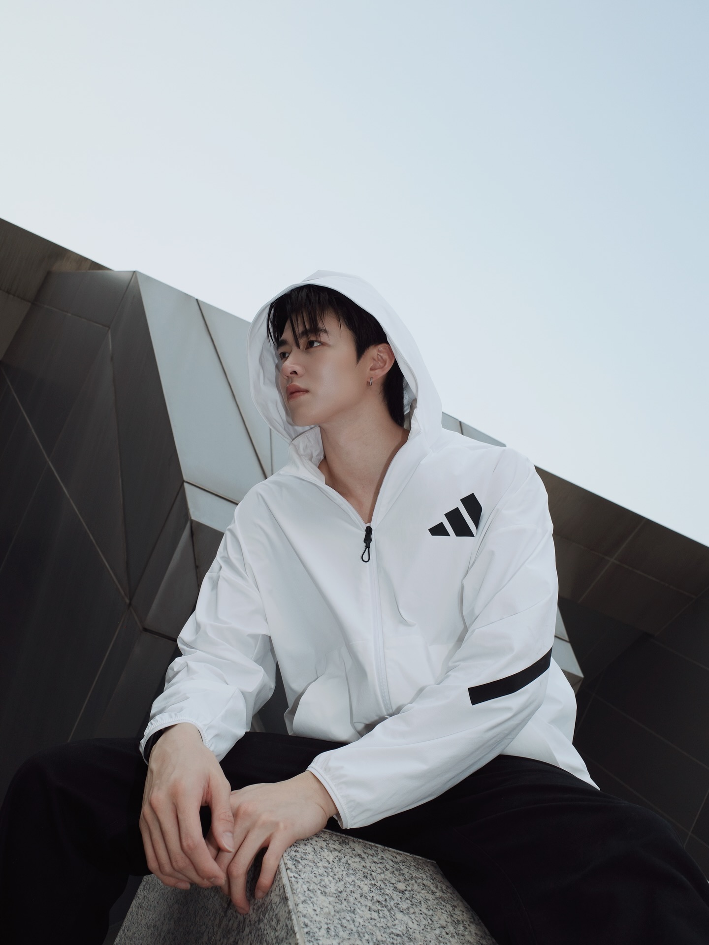 มีน - นิชคุณ ขจรบริรักษ์