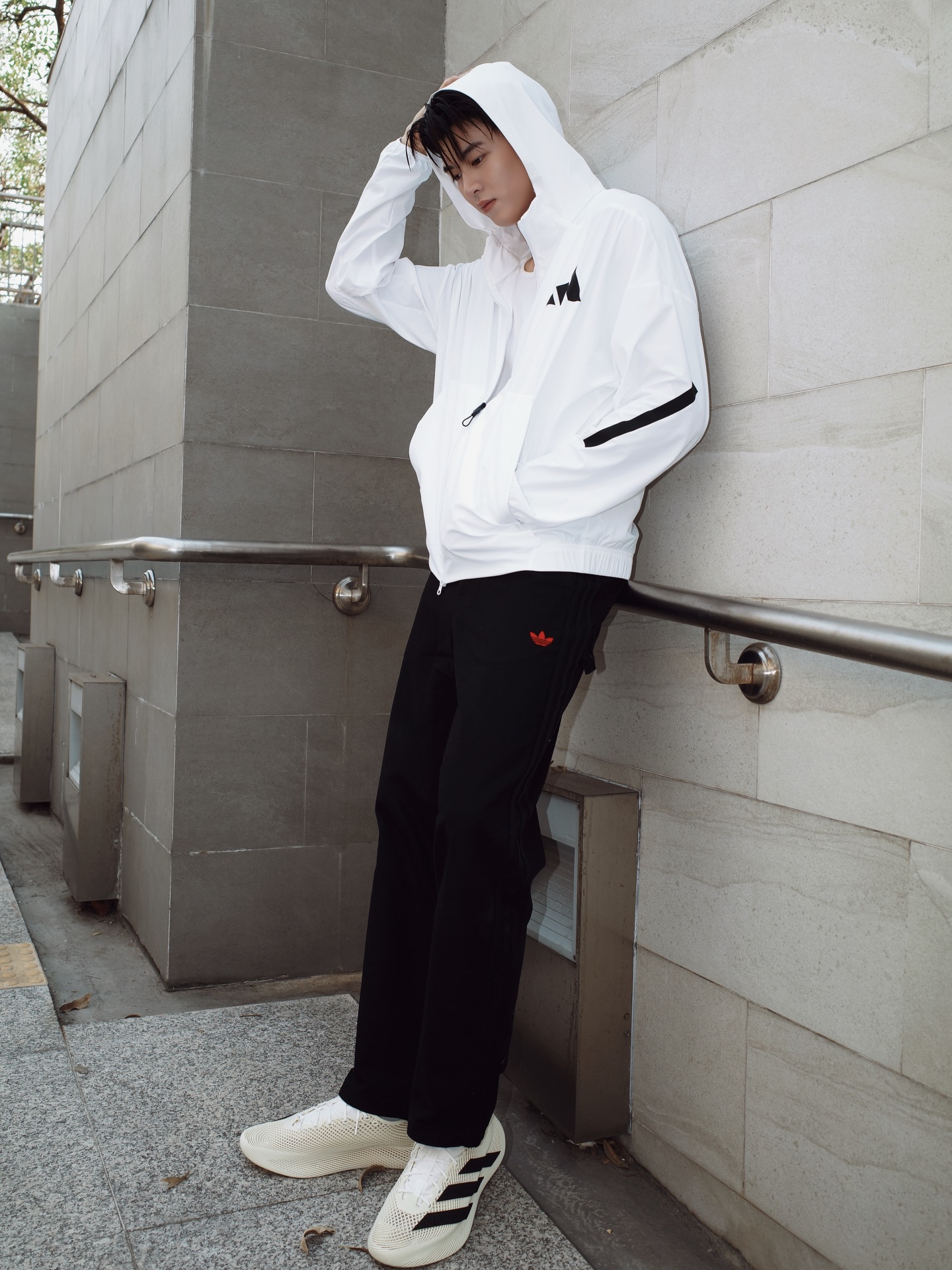 มีน - นิชคุณ ขจรบริรักษ์