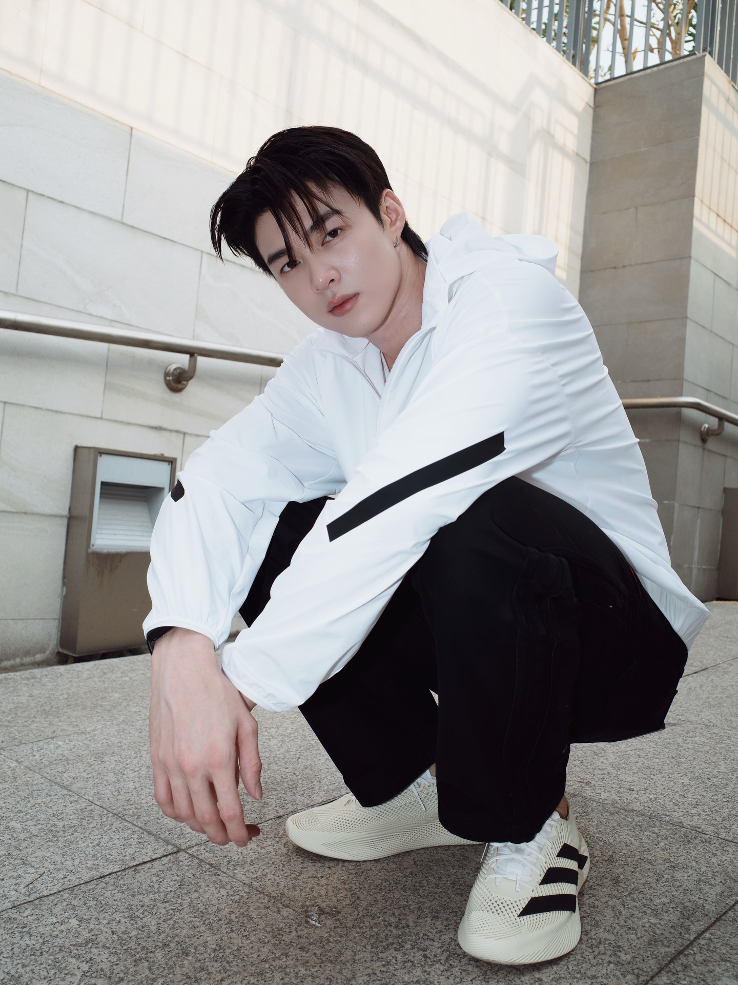 มีน - นิชคุณ ขจรบริรักษ์