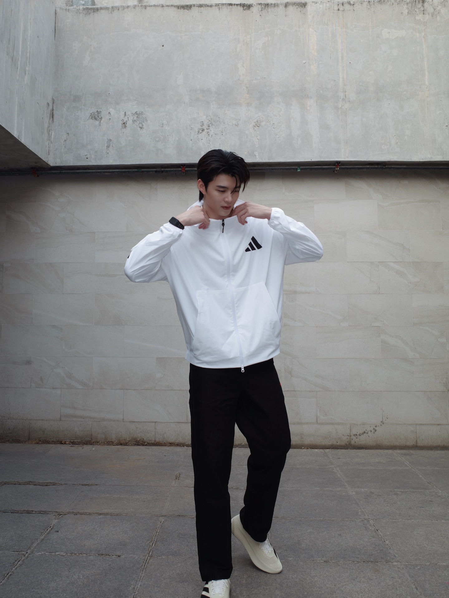 มีน - นิชคุณ ขจรบริรักษ์